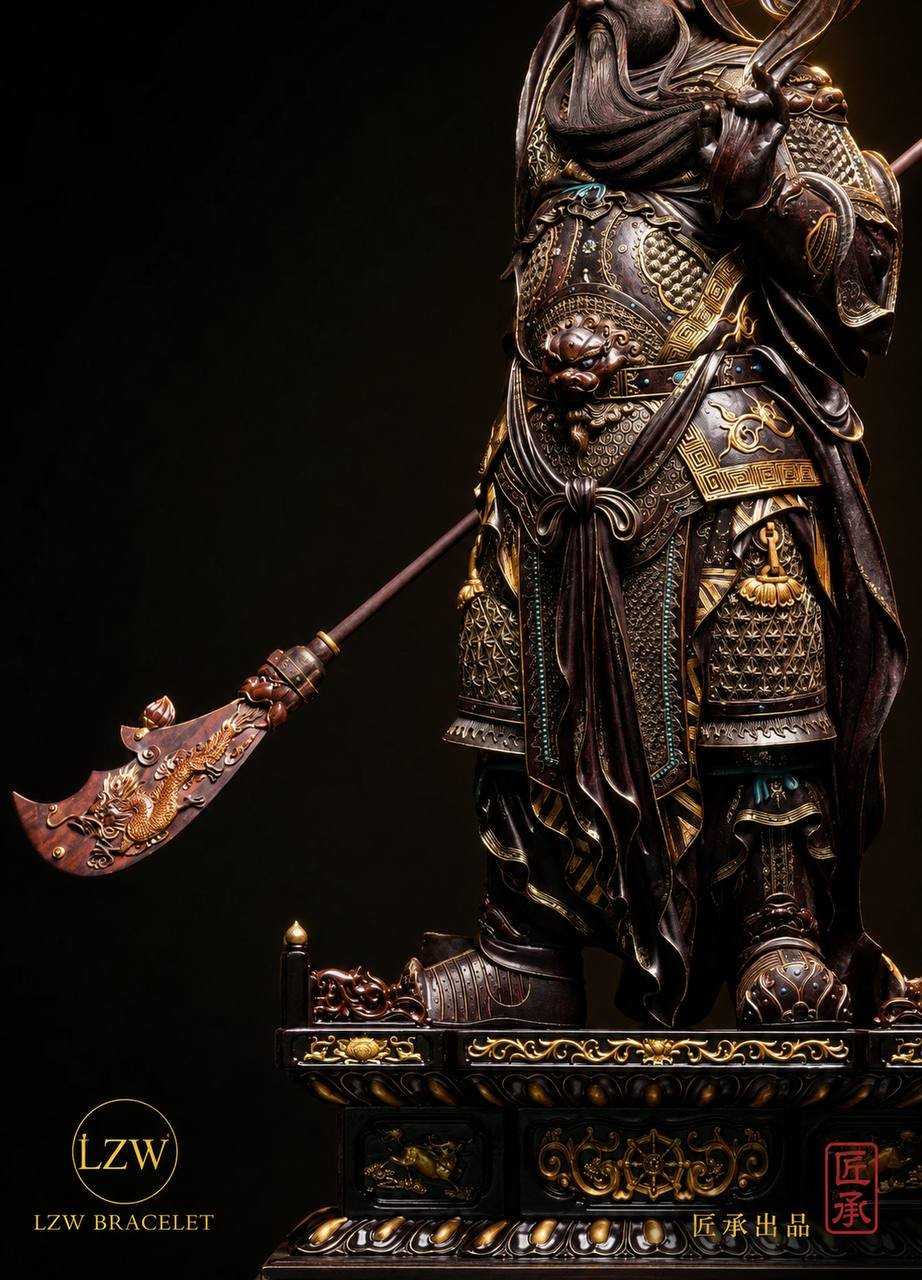Side view of Guan Yu armor and dragon-bladed weapon